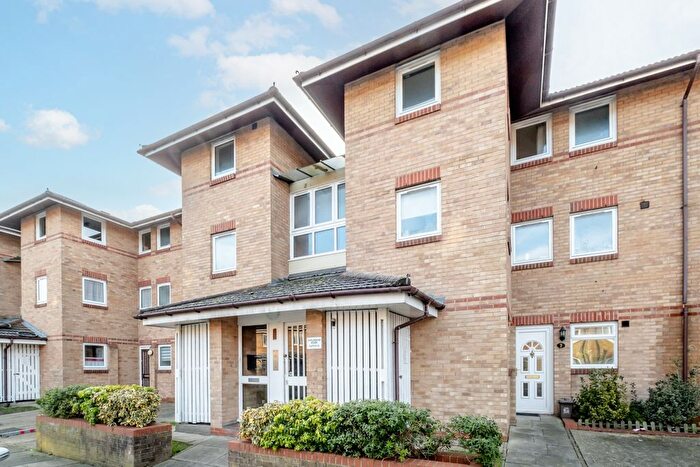 1 Bedroom Flat To Rent In Warlingham House, South Bermondsey, SE16