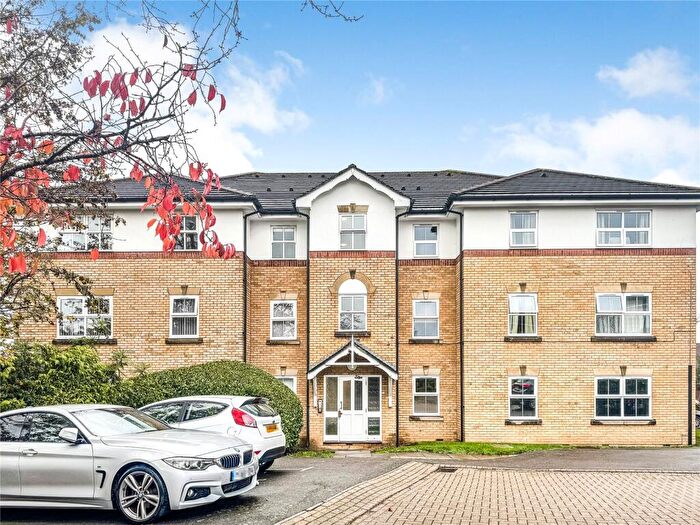 2 Bedroom Apartment To Rent In Hatfield Close, Sutton, Surrey, SM2