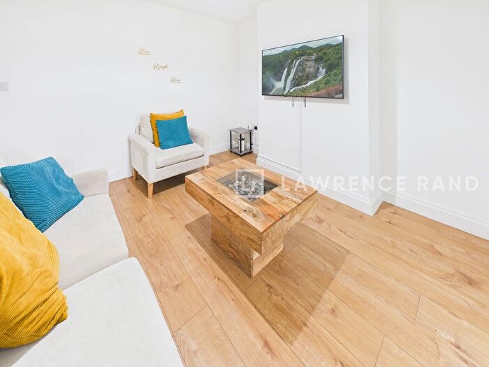 4 Bedroom Terraced House To Rent In Stuart Avenue, Harrow, HA2