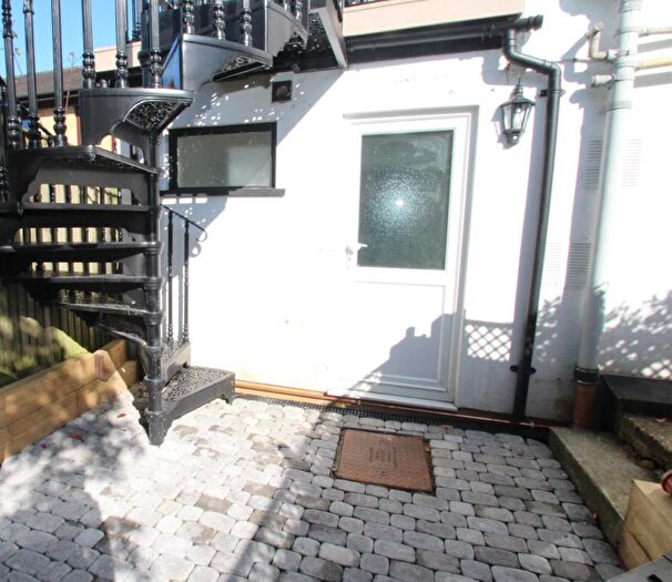 Studio To Rent In London Road, Hemel Hempstead, HP3