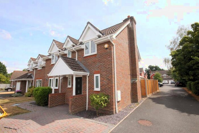 4 Bedroom Detached House To Rent In Titchfield Park Road, Fareham, PO15