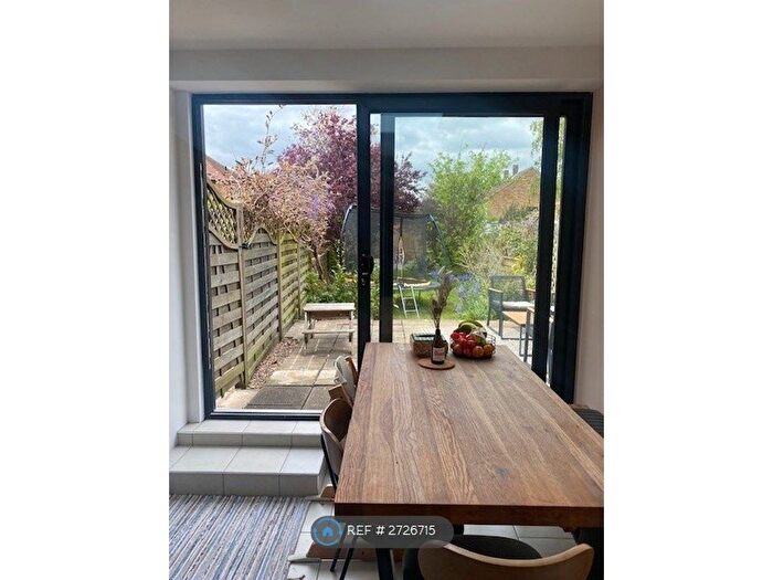 2 Bedroom Terraced House To Rent In Rutland Place, Maidenhead, SL6