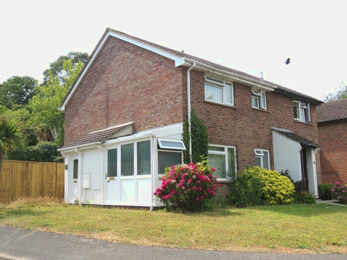 1 Bedroom End Of Terrace House To Rent In Hillditch, Lymington, Hampshire, SO41