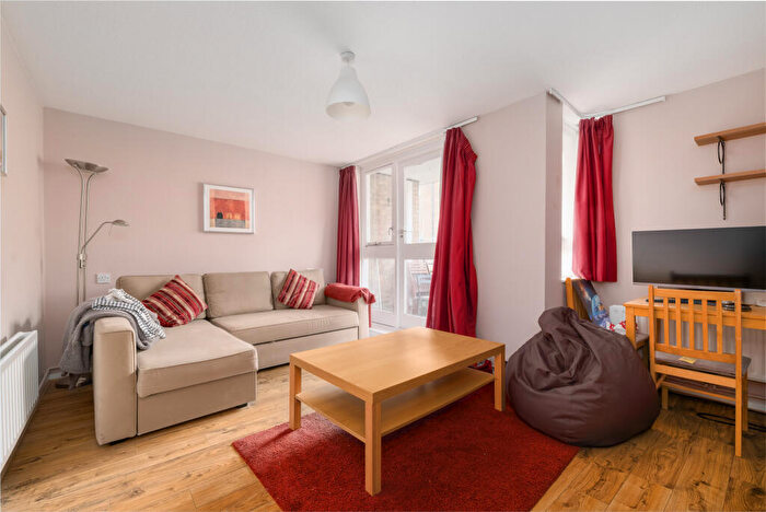 1 Bedroom Flat For Sale In St. Katharines Way, London, E1W
