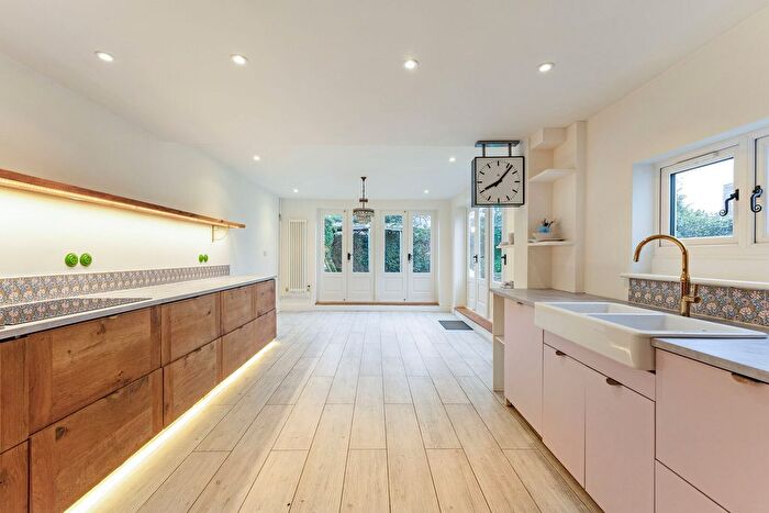 4 Bedroom Detached House For Sale In London Road, Marlborough, SN8