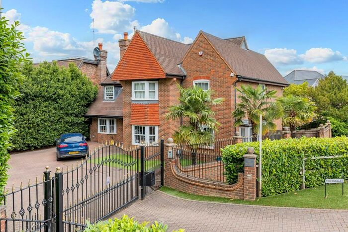 5 Bedroom Detached House To Rent In St. James Road, Goffs Oak, Waltham Cross, EN7