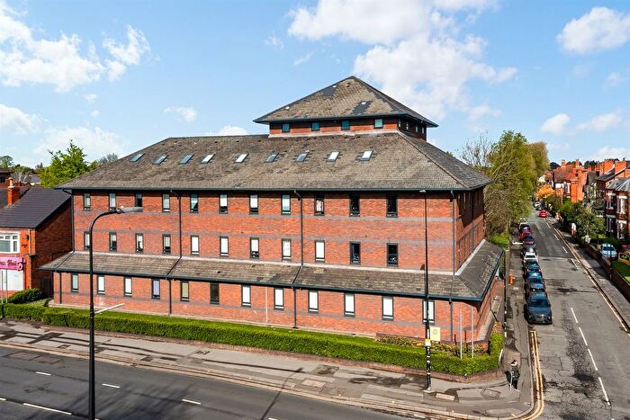 2 Bedroom Flat For Sale In Park Avenue, Sale, M33