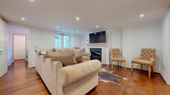 3 Bedroom Mews To Rent In Montpelier Walk, London, SW7