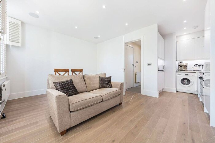 1 Bedroom Flat To Rent In Bramber Road, Barons Court, London, W14