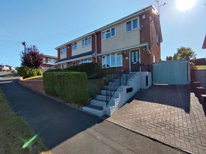 3 Bedroom Semi-Detached House For Sale In Whiteridge Road, Kidsgrove, Stoke-On-Trent, ST7