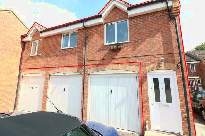 2 Bedroom Apartment To Rent In Lacemakers Court, Rushden, NN10