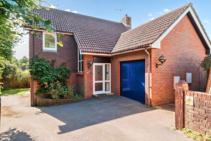 3 Bedroom Detached House For Sale In Storrington - Chantry Lane, RH20