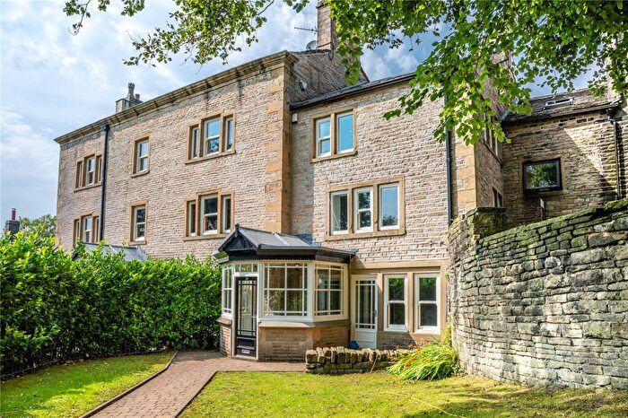5 Bedroom House For Sale In Sugar Lane, Dobcross, Saddleworth, OL3