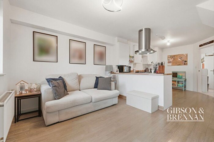 3 Bedroom End Terrace House For Sale In Brookfield Drive, Stanford-Le-Hope, SS17