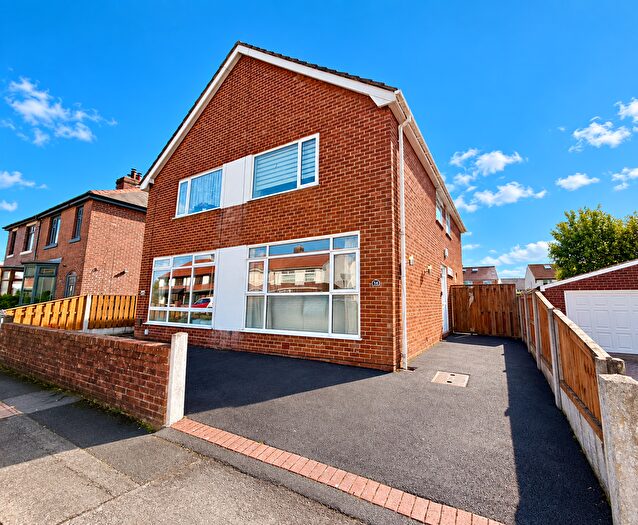 2 Bedroom Semi-Detached House For Sale In Hayfield Avenue, Poulton-Le-Fylde, FY6