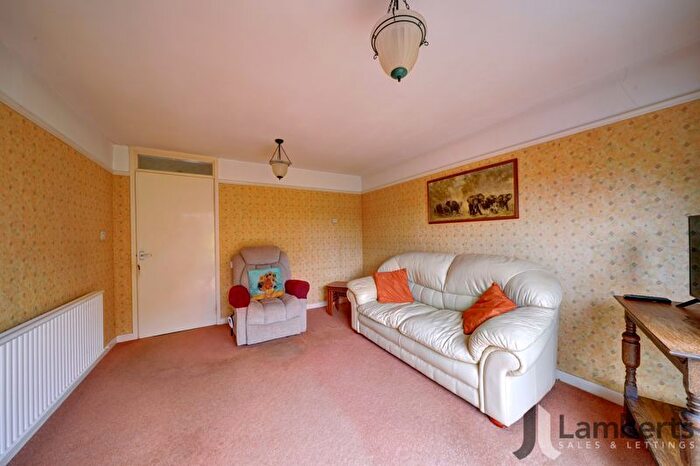 3 Bedroom End Of Terrace House For Sale In Archer Close, Studley, B80