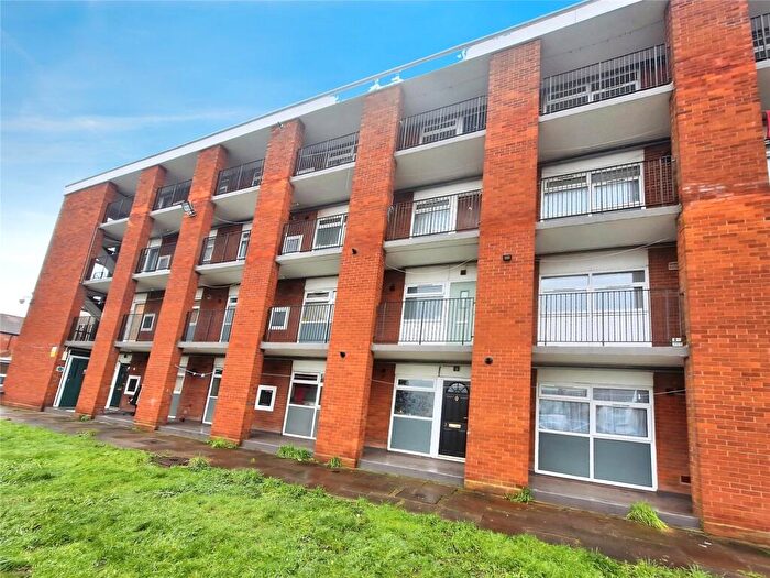 1 Bedroom Flat For Sale In Lydgate Court, Nuneaton, Warwickshire, CV11