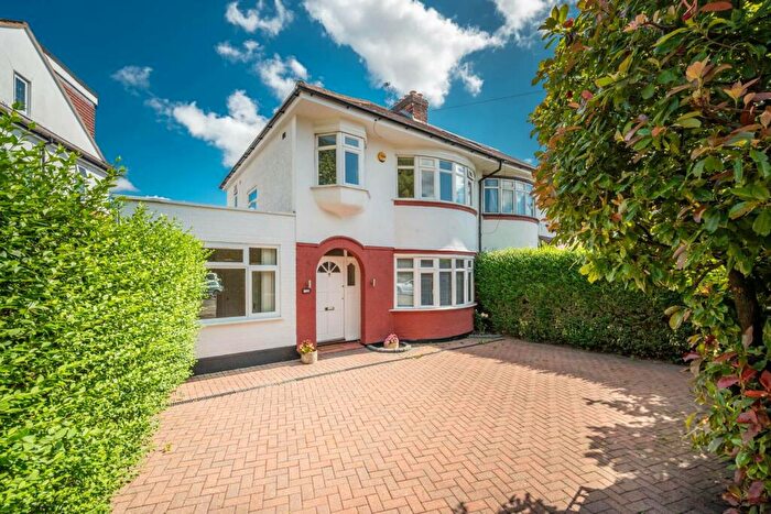 4 Bedroom House To Rent In Cannon Lane, Pinner, HA5
