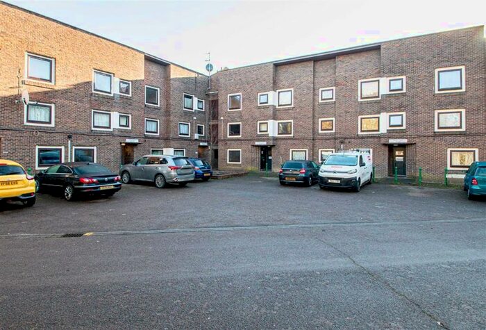 1 Bedroom Flat To Rent In Granby Court, Granby, Milton Keynes MK1