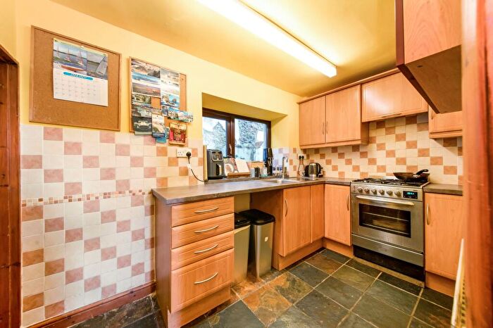 2 Bedroom Terraced House For Sale In Slant Gate, Kirkburton, HD8