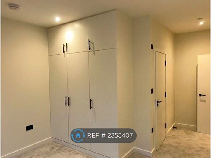 2 Bedroom Flat To Rent In Church Street East, Woking, GU21