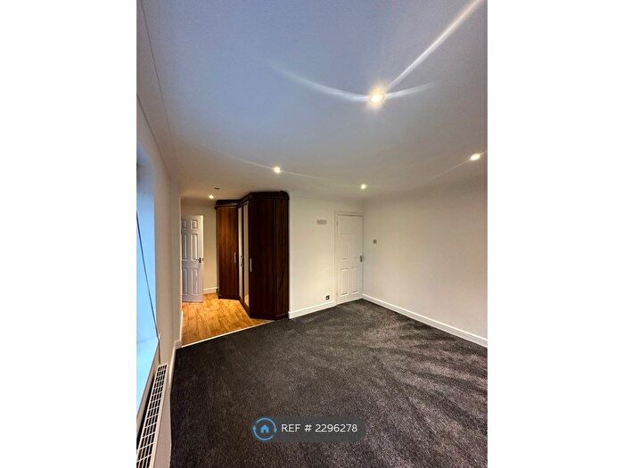 5 Bedroom Semi-Detached House To Rent In Radcliffe Avenue, Chaddesden, Derby, DE21