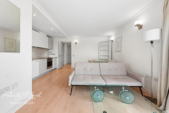 1 Bedroom Apartment For Sale In Seacon Tower, Hutchings Street, London, E14