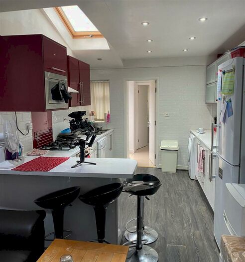 5 Bedroom Semi-Detached House To Rent In Harborne Park Road, Harborne, Birmingham, B17