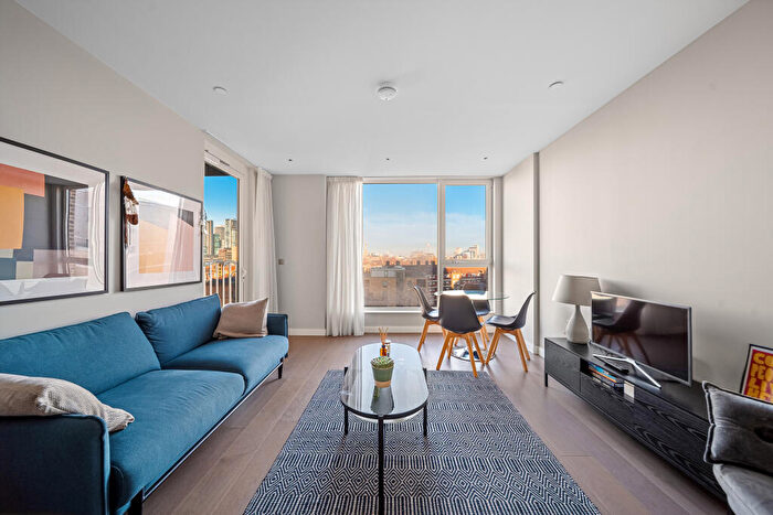 1 Bedroom Flat To Rent In Phoenix Court, Kennington Lane, SE11