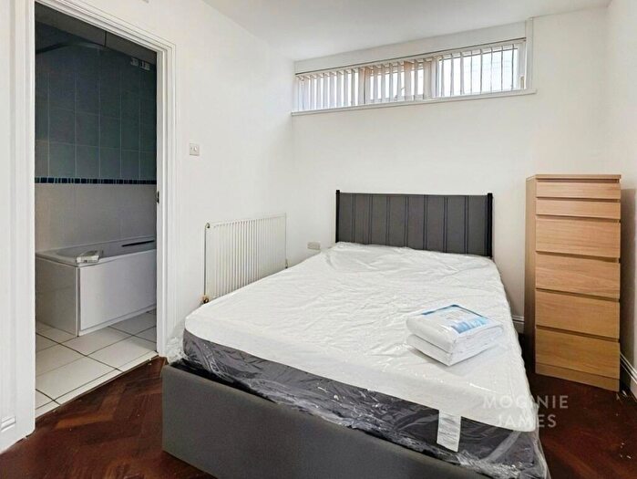 2 Bedroom Flat To Rent In Newport Road, Cardiff, CF24