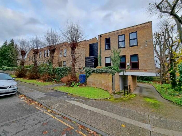 1 Bedroom Apartment To Rent In Bowthorpe Close, Ipswich, IP1