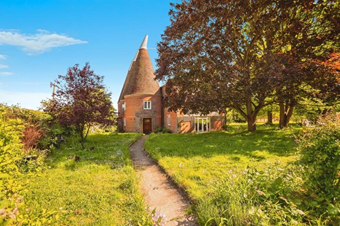 5 Bedroom Semi-Detached House For Sale In Bull Oast, East Street, Maidstone, ME15