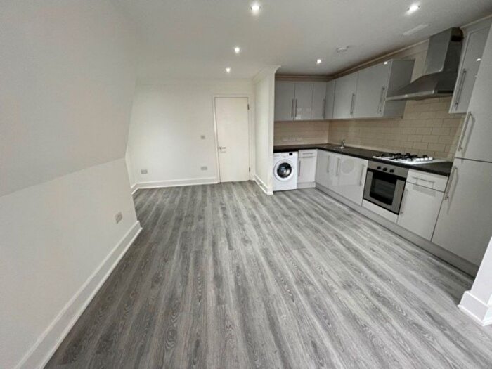 2 Bedroom Flat To Rent In London Road, Croydon, CR0