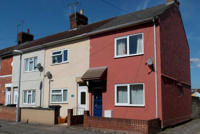 2 Bedroom End Of Terrace House To Rent In Redcliffe Street, Rodbourne, Swindon, Wiltshire, SN2