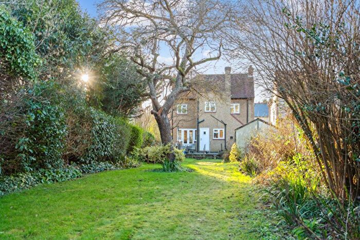 3 Bedroom Detached House For Sale In Lower Road, Chalfont St Peter, Gerrards Cross, SL9