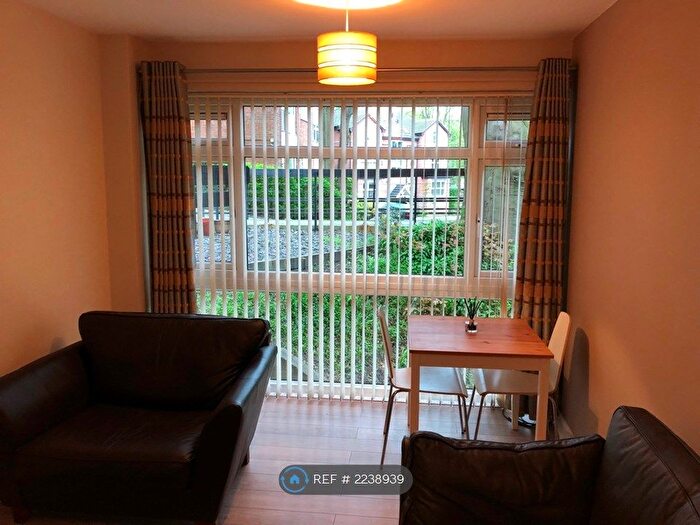 2 Bedroom Flat To Rent In Beech House, Manchester, M20