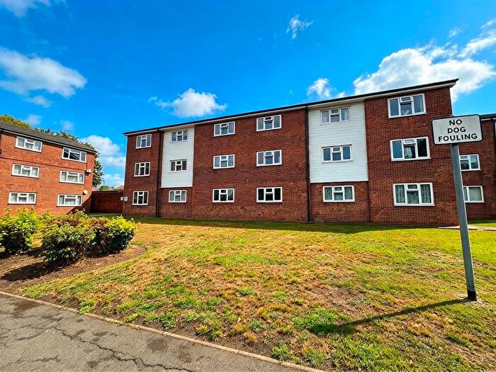 2 Bedroom Flat For Sale In Redden Court Road, Romford, RM3