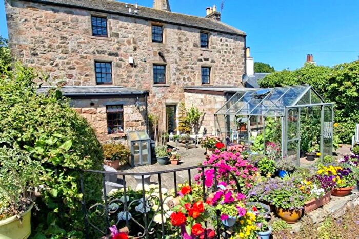 4 Bedroom Link Detached House For Sale In Castle House, High Street, Kirkliston, Edinburgh, EH29