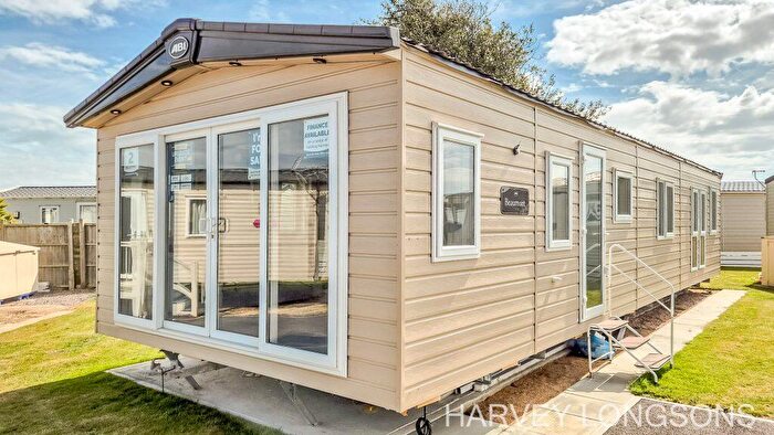 2 Bedroom Park Home For Sale In Solent Breezes Holiday Park, SO31