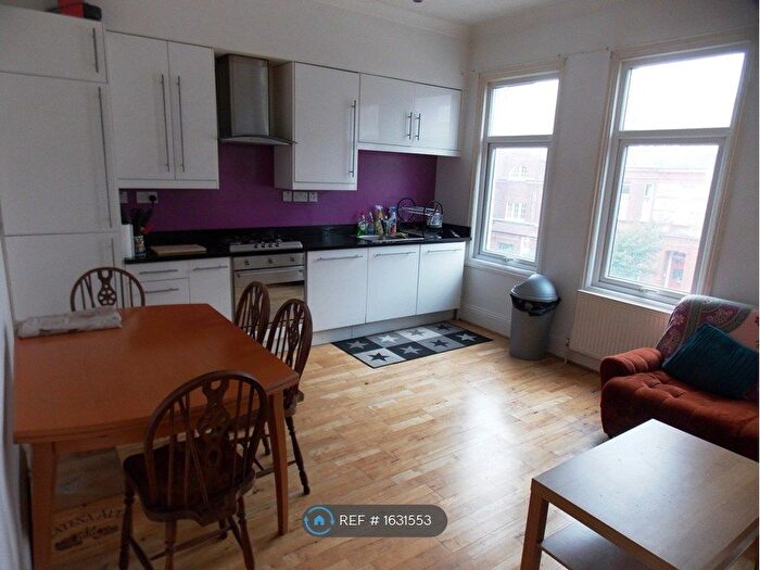 3 Bedroom Flat To Rent In Downton Avenue, London, SW2