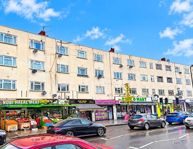 2 Bedroom Flat For Sale In Monarch Parade, London Road, Mitcham, CR4