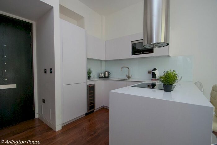 1 Bedroom Flat To Rent In Roman House, Wood Street, The City, London, EC1Y