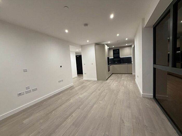 1 Bedroom Flat To Rent In Damsel Grove, London, N4