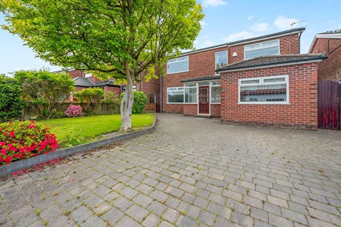 4 Bedroom Detached House For Sale In Bleak Hill Road, Windle, WA10