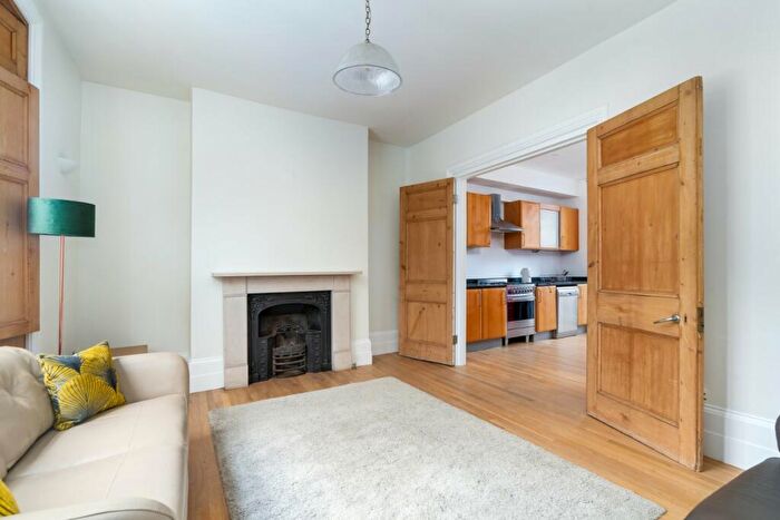3 Bedroom End Of Terrace House To Rent In Elia Street, London, N1