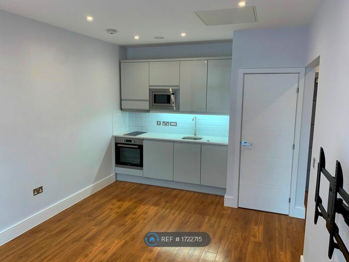 1 Bedroom Flat To Rent In Wardour Place, Slough, SL1