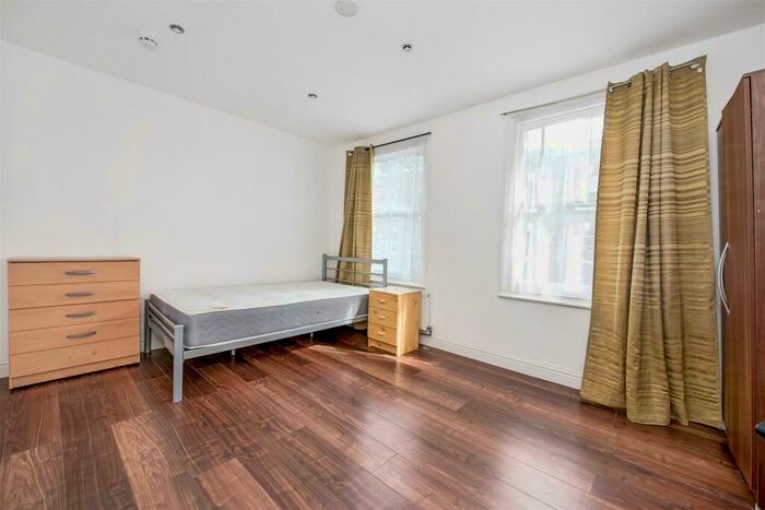 4 Bedroom House To Rent In Henshaw Street, London, SE17