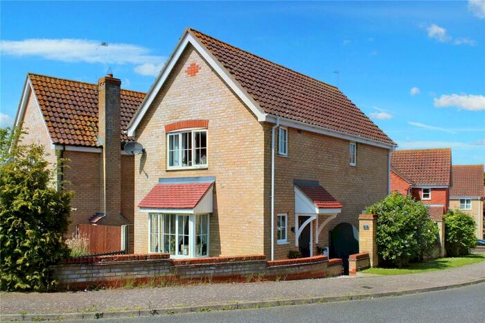 3 Bedroom Detached House For Sale In Pains Close, Worlingham, Beccles, Suffolk, NR34