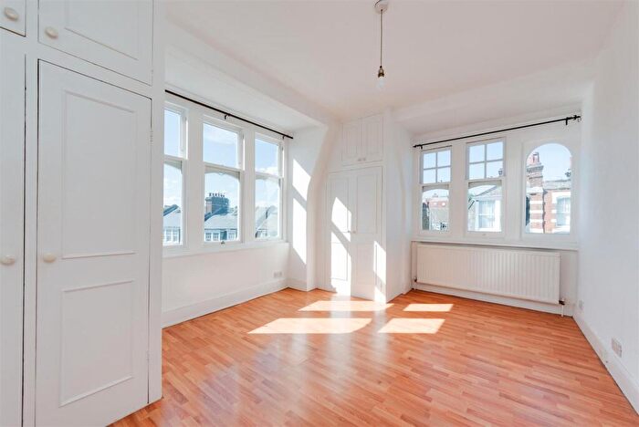 2 Bedroom Apartment For Sale In Haverstock Hill, Belsize Park, NW3