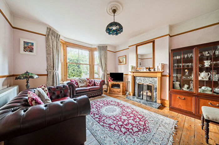 5 Bedroom Detached House For Sale In Croydon Road, Reigate, RH2